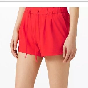 Lululemon Stroll at Sundown Mid-Rise Short 3"